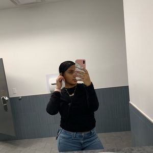 Meet your Posher, Ely